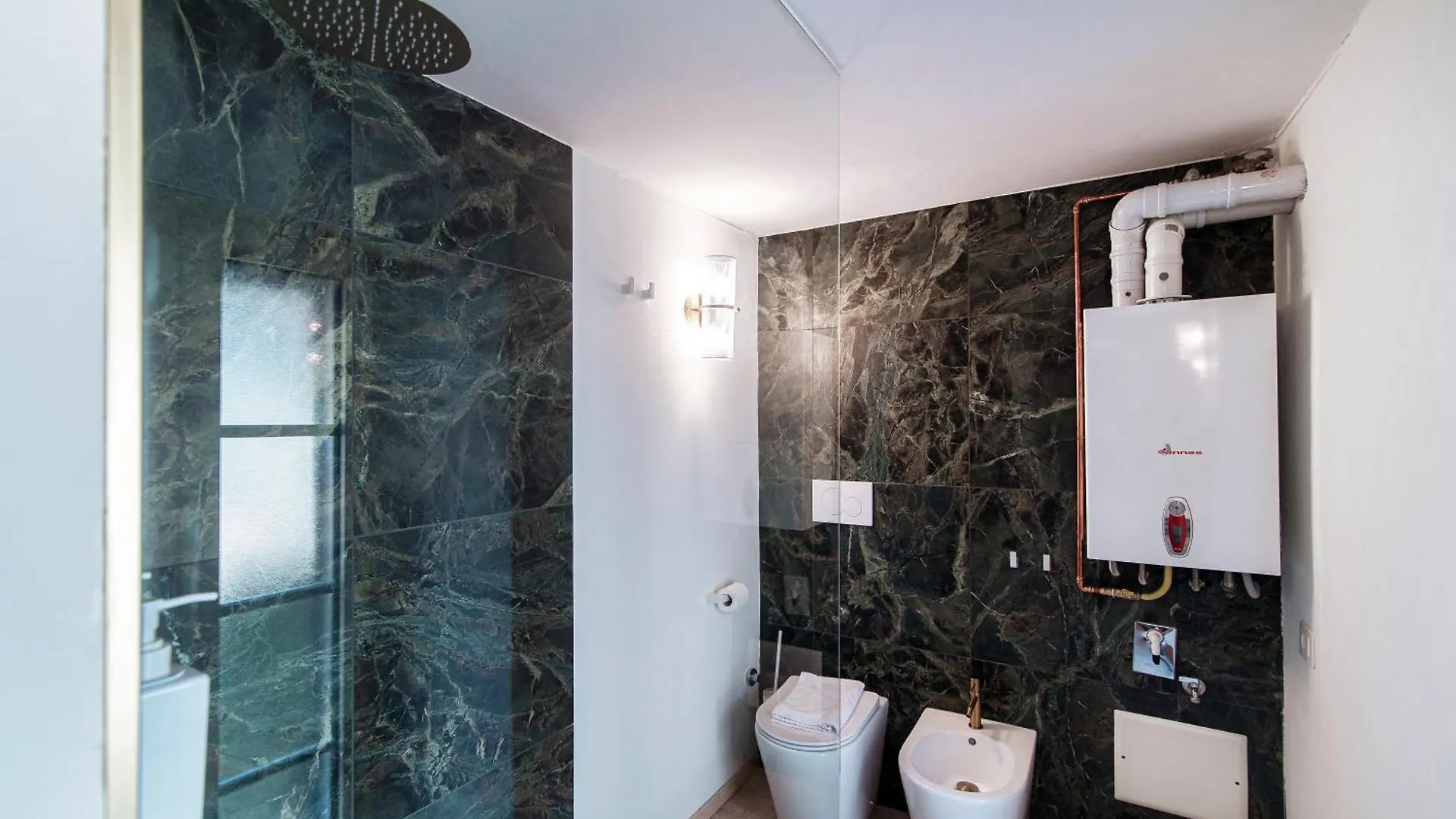 Vanity Flat - The House Of Travelers كومو إيطاليا