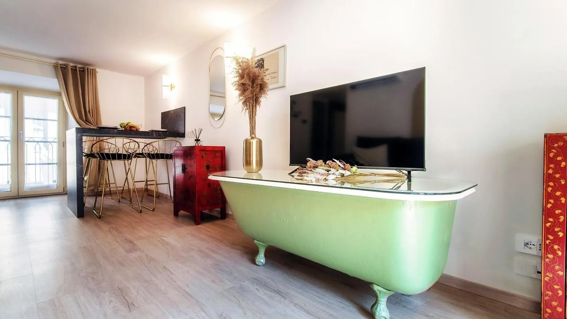 Vanity Flat - The House Of Travelers كومو شقة