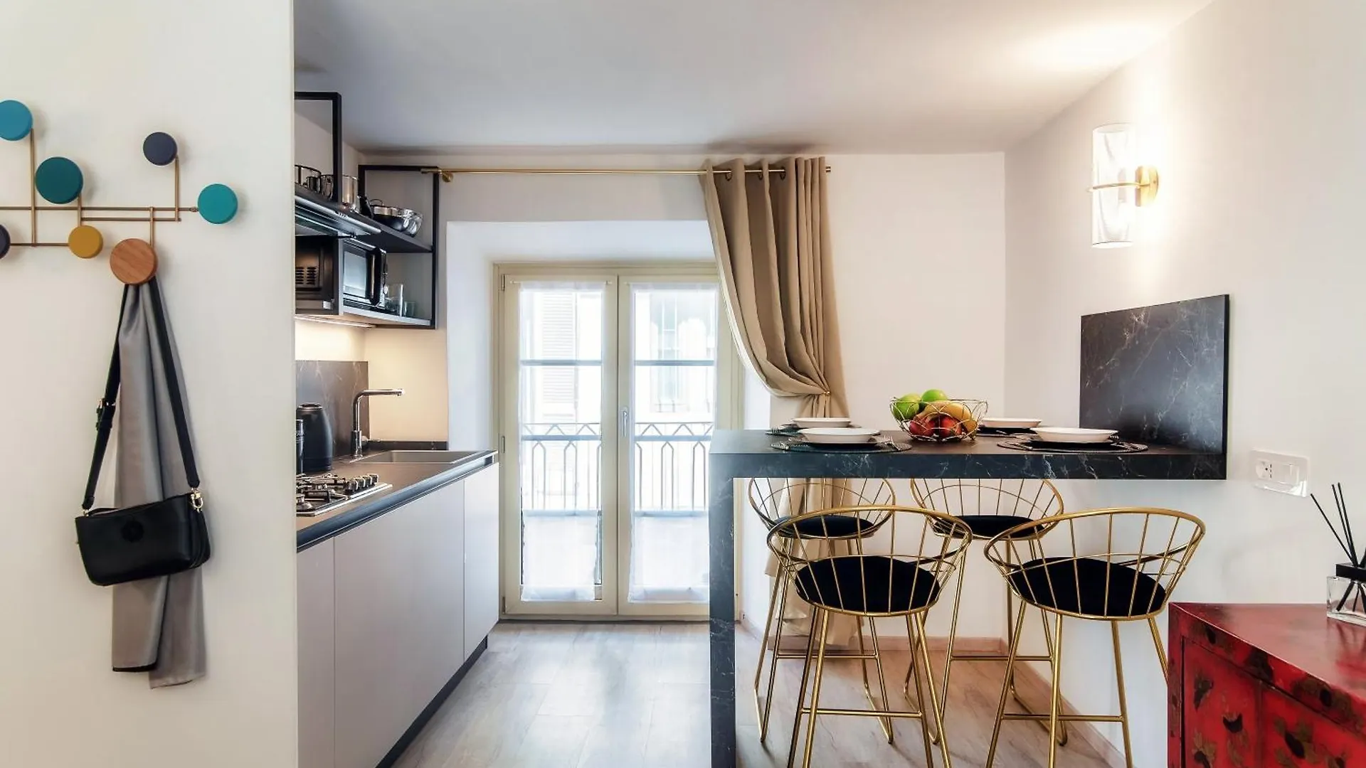 Vanity Flat - The House Of Travelers كومو 0*,  إيطاليا
