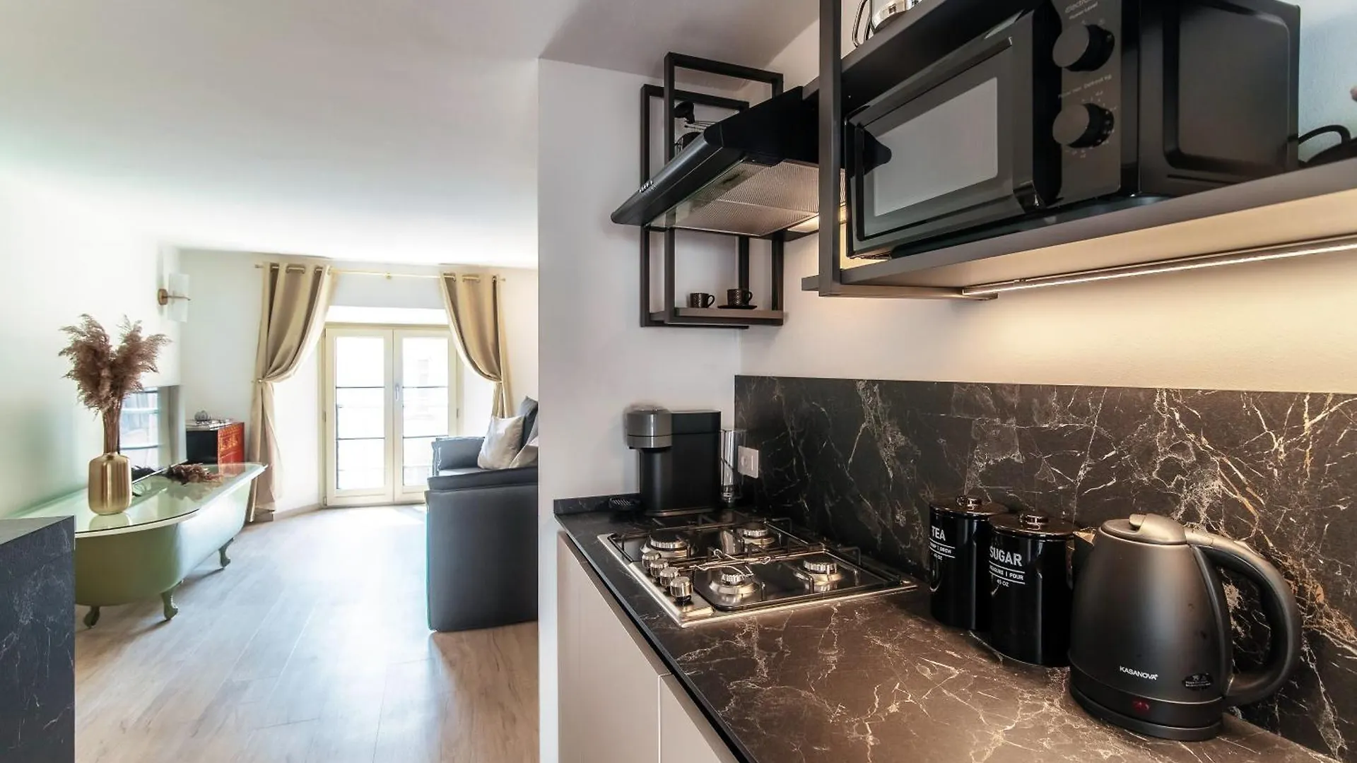 Vanity Flat - The House Of Travelers Como Apartamento