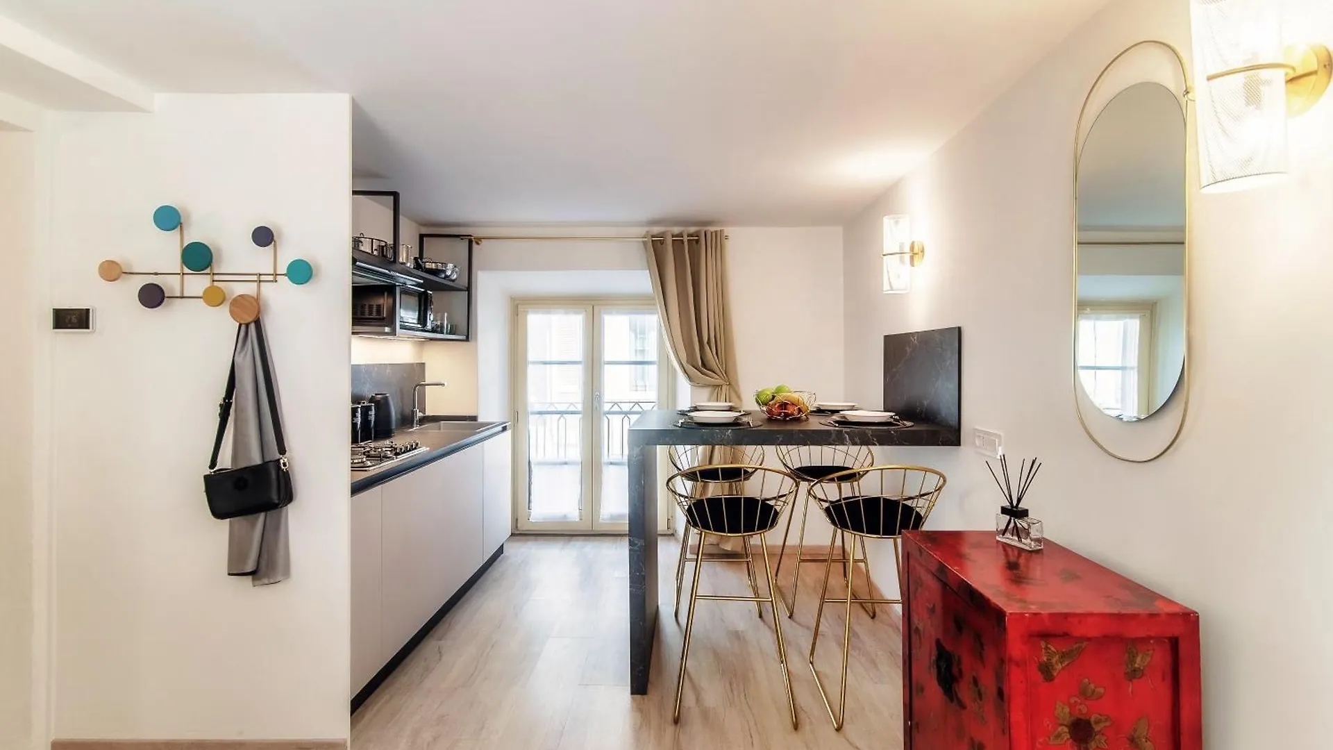 Vanity Flat - The House Of Travelers Como
